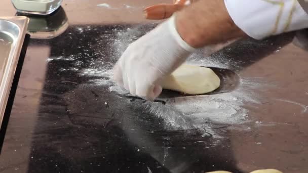 Dokonywanie Ciasta Kuchni Przemysłowych — Wideo stockowe