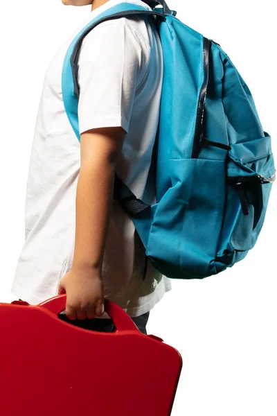 Junge mit Rucksack steht über isoliertem weißem Hintergrund — Stockfoto