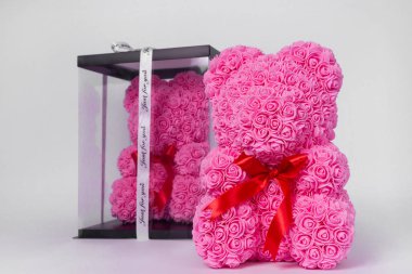 Foamirane güller pembe oyuncak ayı oyuncak. Aynı oyuncak açık 