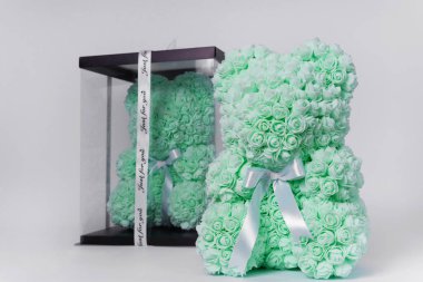 Foamirane güller yeşil oyuncak ayı oyuncak. Aynı oyuncak açık