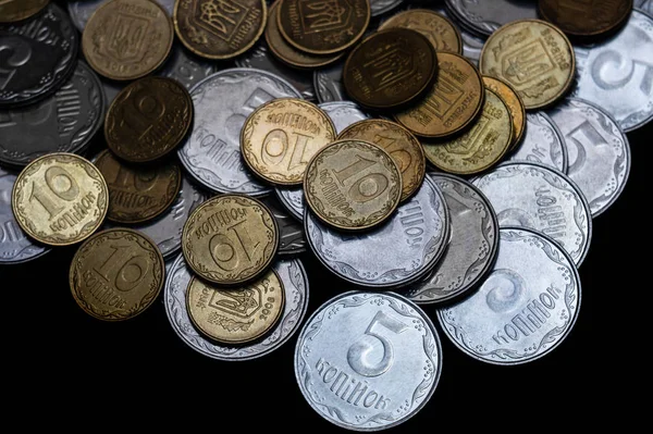 Ukrainian Coins Isolated Black Background Close View Coins Located Center — Stock Photo, Image