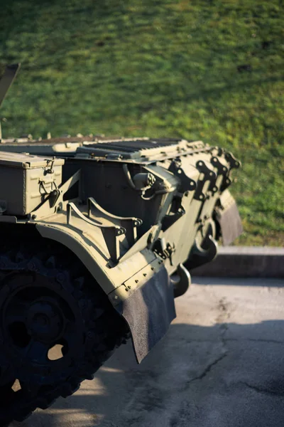 Partes Casco Velho Tanque Blindado Frente Atrás Tanque Permanece Muitos — Fotografia de Stock