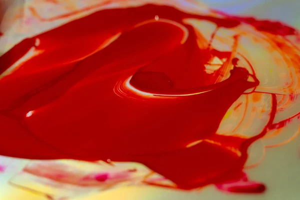 Tono Pintura Acrílica Roja Sobre Mesa Deslumbramiento Paleta Mesa Vida — Foto de Stock