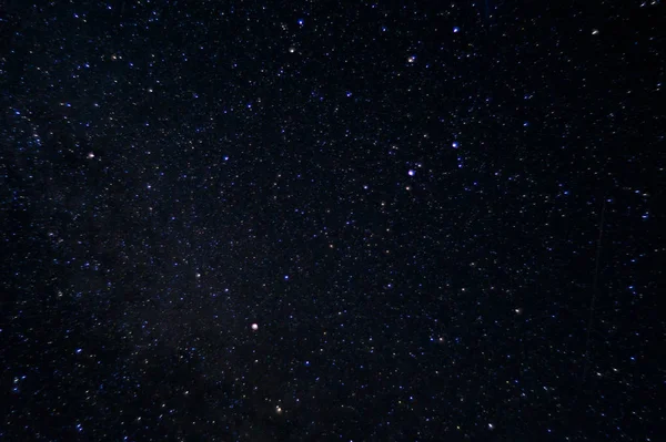 Foto Nocturna Larga Exposición Muchas Estrellas Con Constelaciones Lejos Ciudad —  Fotos de Stock