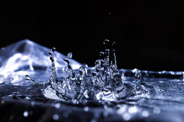 Gotas Água Salpicando Membrana Acústica Muitas Gotas Alta Frequência Ondas — Fotografia de Stock