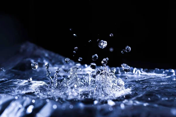 Gotas Água Salpicando Membrana Acústica Muitas Gotas Alta Frequência Ondas — Fotografia de Stock