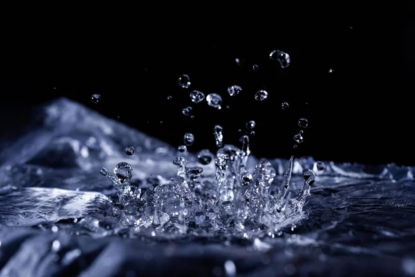 Gotas Água Salpicando Membrana Acústica Muitas Gotas Alta Frequência Ondas — Fotografia de Stock