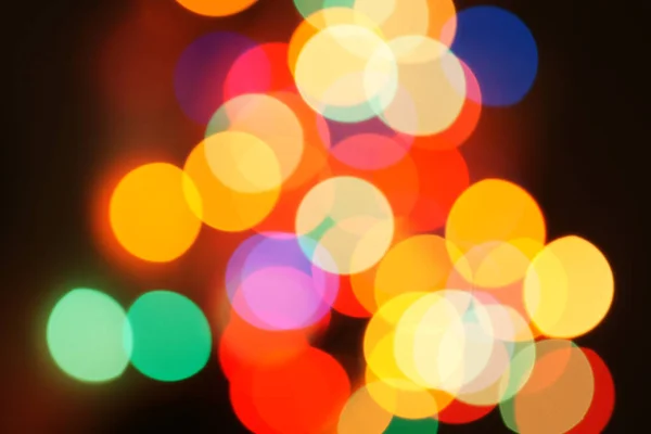Vícebarevné Vánoční Věnce Garland Rozmazaný Mnoho Barevných Kulatých Světel Plně — Stock fotografie