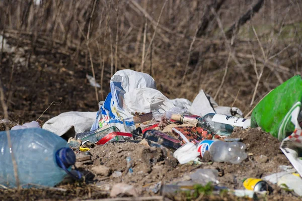 Trash on the agriculture field. Ecology problem and big harm to — Stock Photo, Image