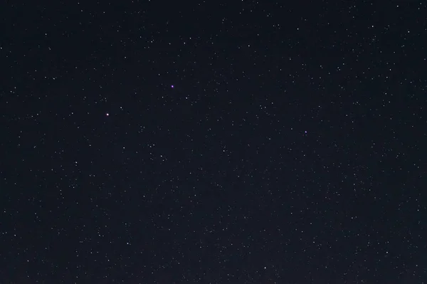 Night sky low light photo. A lot of stars and constellations on — Stock Photo, Image