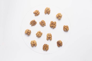 Ceviz beyaz backgroud izole. 