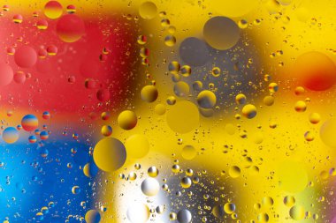 Su üzerindeki soyut bileşim. 