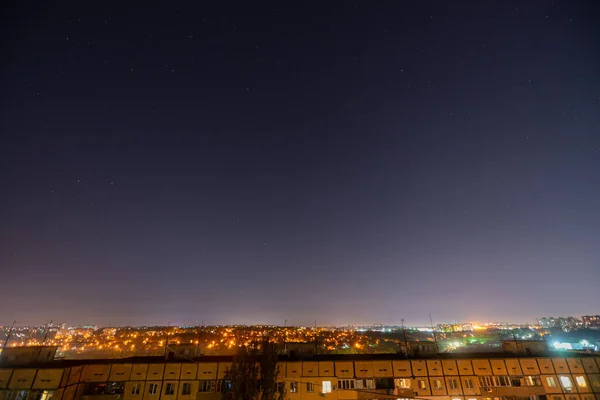 Nachtsternenlandschaft Mit Vielen Sternen Und Sternbildern Blick Vom Hochhausdach — Stockfoto