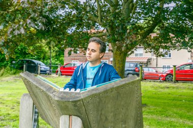 Bir adam bir hikaye oyun, bir oyun parkı İngiltere'de, İngiltere'de büyük kitap okuma