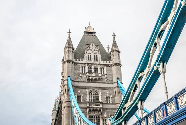 Μια Προβολή Λεπτομερειών Της Tower Bridge Στο Λονδίνο Ηνωμένο Βασίλειο — Φωτογραφία Αρχείου