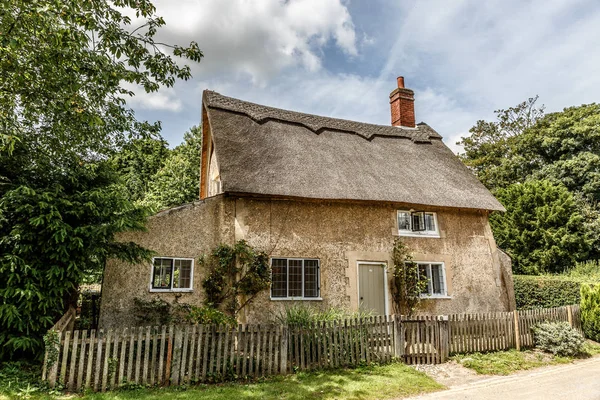 Beau Chalet Par Une Journée Ensoleillée Norfolk Angleterre Royaume Uni — Photo