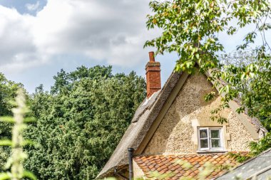 Bir güzel İngilizce yazlık, Norfolk, İngiltere, güneşli bir günde üst bölümünün görünümünü