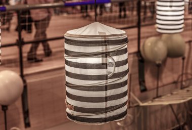 Meraklı kumaş deniz feneri bir sergi