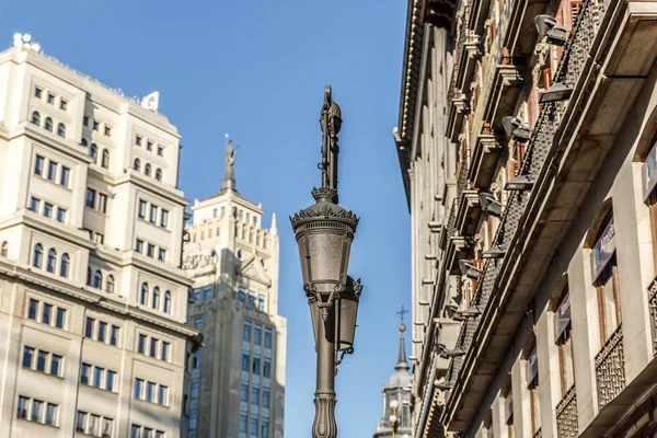 在晴朗的日子里 在马德里市的标志性和经典建筑的特别看法 西班牙 — 图库照片