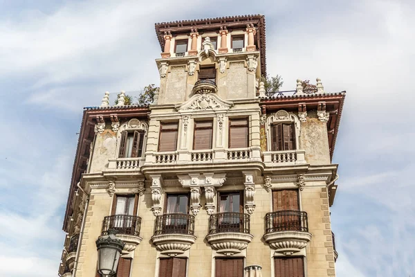 Parte Superiore Vecchio Edificio Classico Nel Centro Madrid Spagna — Foto Stock