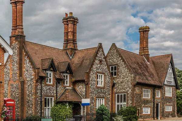 İki güzel tipik vintage İngilizce evler, güneşli bir günde, Norfolk