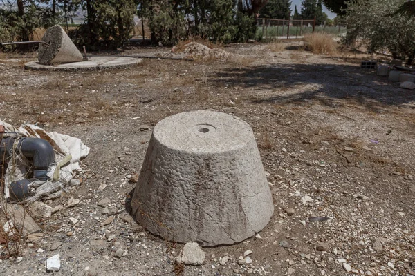 Piedra Para Moler Trigo Que Antes Usaba Colocada Patio Viejo — Foto de Stock