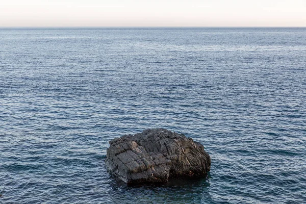 Lonely Rock Middle Calm Sea — Stock Photo, Image
