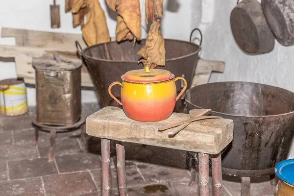 Ollas Metal Estilo Vintage Una Habitación Una Casa Antigua Granada — Foto de Stock