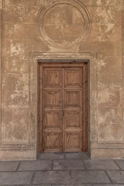 Puerta Clásica Madera Maciza Uno Los Edificios Alhambra Granada España — Foto de Stock