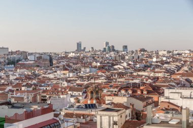 Madrid şehir nerede klasik ve modern binalar, içinde karıştırılır bölümünün Üstten Görünüm 