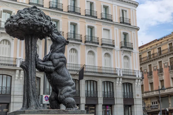  Madrid, ayı ve çilek ağacı, Puerta del Sol, İspanya heykeli sembolü