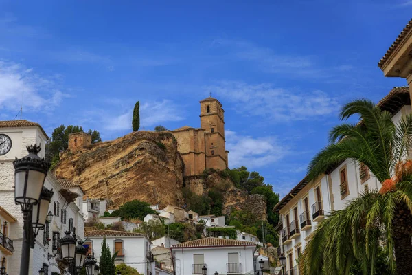 Montefrio Granada ili iline bağlı bölge. Bir Mağribi kalesi kalıntıları ediyor en yüksek noktaya otur. İspanya