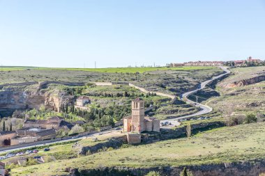 Bazı dini yapılar, İspanya ile Segovia şehir eteklerinde bir manzara görünümü