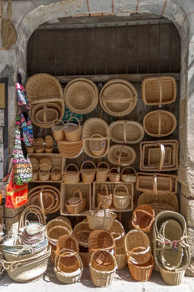 Spanya Eski Bir Mağaza Satış Için Hasır Sepetler — Stok fotoğraf
