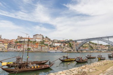 Porto, Portekiz eski kasaba cityscape tradi ile Douro nehrinde