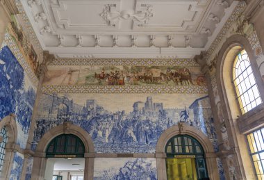 Eski vintage azulejos resim içinde eski Sao Bento tren St