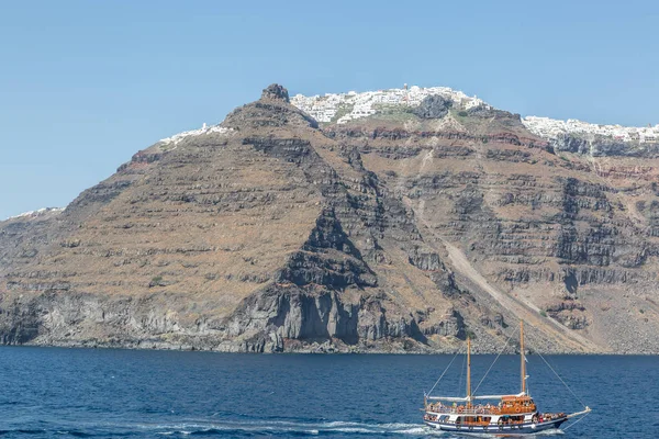 Hermoso paisaje de la famosa isla de Santorini con un picnic — Foto de Stock