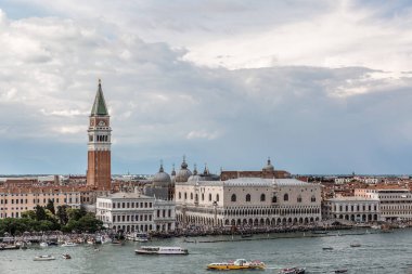 Venedik'daki görünümünü en önemli turistik desti biridir