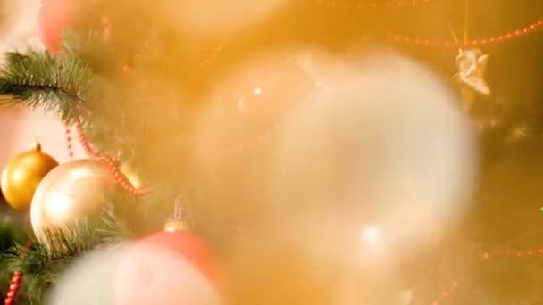 Красивый рождественский фон с золотым размытым боке и мигающими огнями — стоковое видео