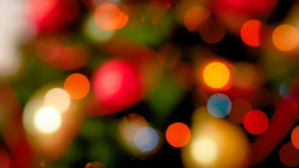 Abstrakt ur fokus bild av ljus bokehs på julgran — Stockfoto