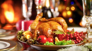 Sıcak lezzetli chciken aile Noel akşam yemeği için pişmiş