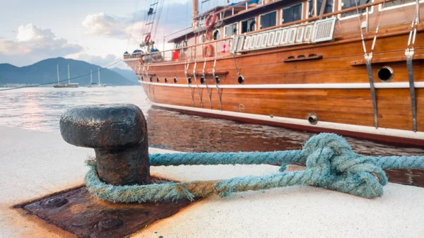 Closeup image of big historical wooden ship moored sea port — Stock Photo, Image