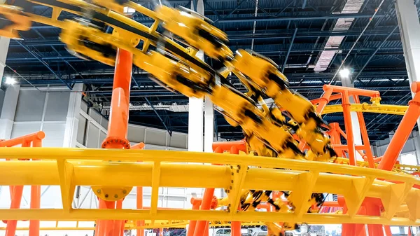 Image of roller coaster carts and track in amusement park at shopping mall — Stock Photo, Image