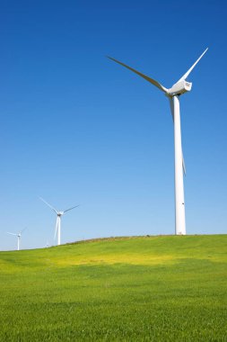 Elektrik üretimi için yel değirmenleri, Zaragoza bölgesi, aragon, İspanya.