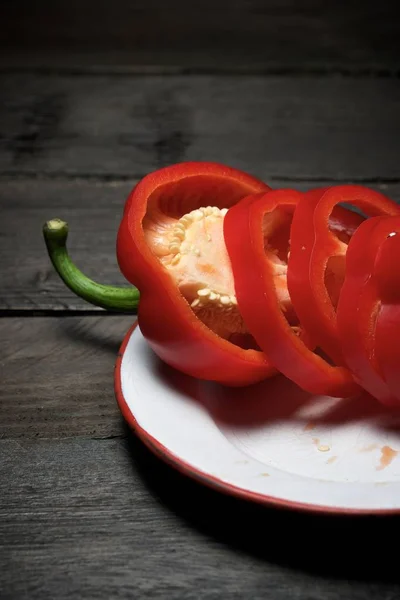 Pimenta Vermelha Uma Mesa Madeira — Fotografia de Stock