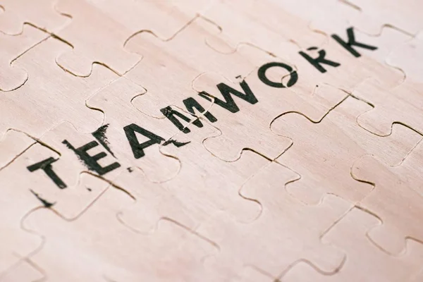 Teamwork Word Afgestempeld Een Houten Puzzel — Stockfoto