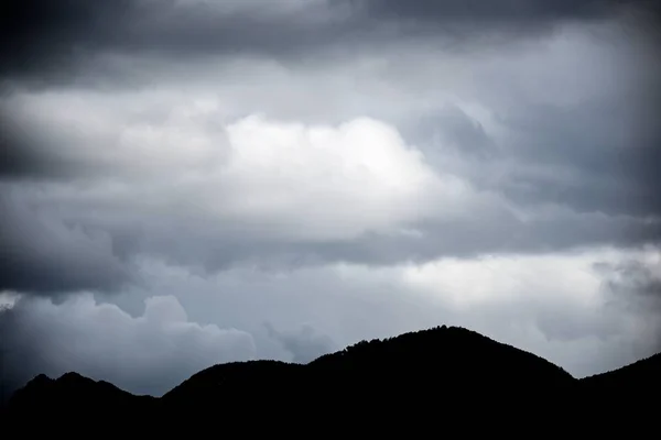 Wzgórza Chmury Pireneje Hiszpania — Zdjęcie stockowe