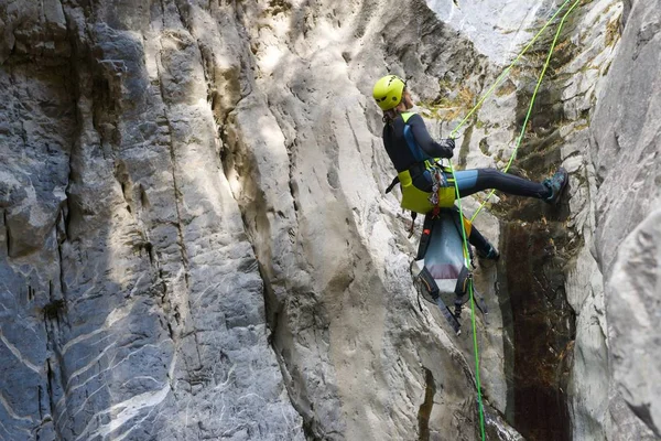 Canyoning Στο Φαράγγι Lapazosa Bujaruelo Κοιλάδα Πυρηναία Επαρχίας Της Ουέσκα — Φωτογραφία Αρχείου