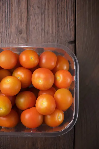Tomates Uma Mesa Madeira — Fotografia de Stock