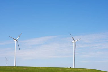 Elektrik üretimi için yel değirmenleri, Zaragoza bölgesi, aragon, İspanya.